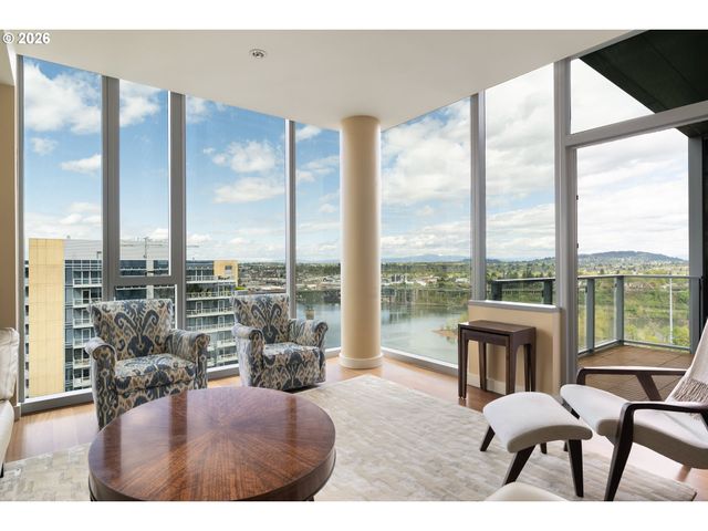 841 S GAINES St 2104, Portland, OR 97239