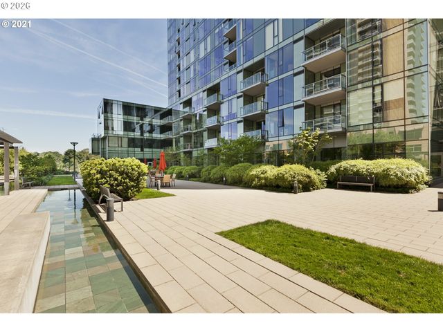 841 S GAINES St 2104, Portland, OR 97239