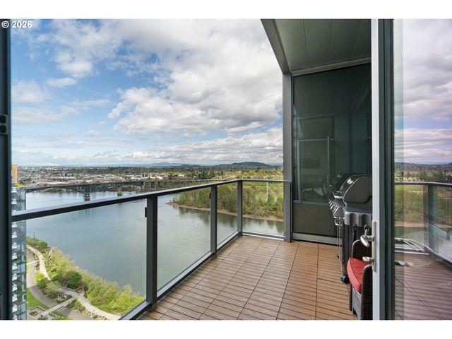 841 S GAINES St 2104, Portland, OR 97239