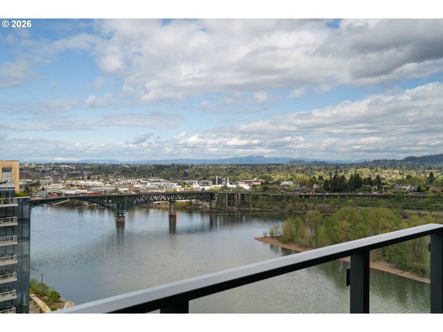 841 S GAINES St 2104, Portland, OR 97239