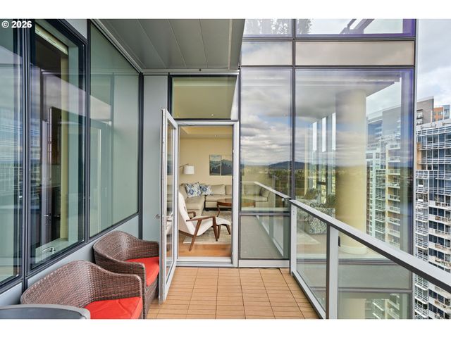 841 S GAINES St 2104, Portland, OR 97239