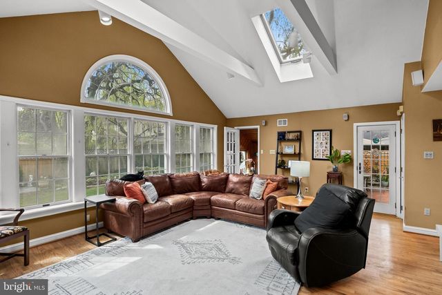 408 KINGS HWY, Moorestown, NJ 08057