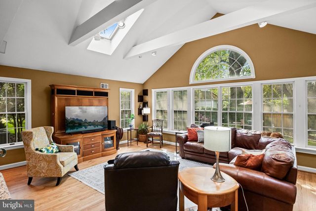 408 KINGS HWY, Moorestown, NJ 08057