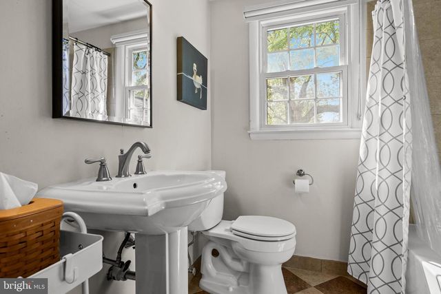408 KINGS HWY, Moorestown, NJ 08057