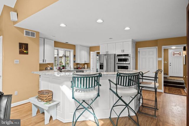 408 KINGS HWY, Moorestown, NJ 08057