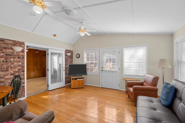 1318 New Castle Street, Charleston, SC 29407