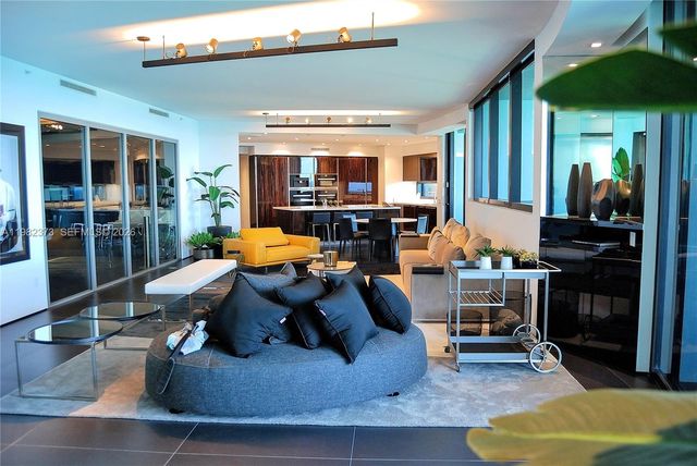 18555 Collins Ave. 3005, Sunny Isles Beach, FL 33160