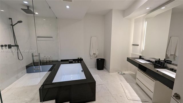 18555 Collins Ave. 3005, Sunny Isles Beach, FL 33160