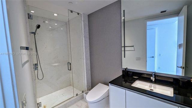 18555 Collins Ave. 3005, Sunny Isles Beach, FL 33160