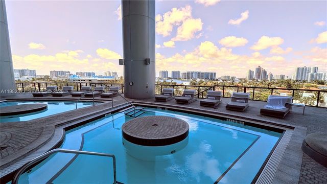 18555 Collins Ave. 3005, Sunny Isles Beach, FL 33160