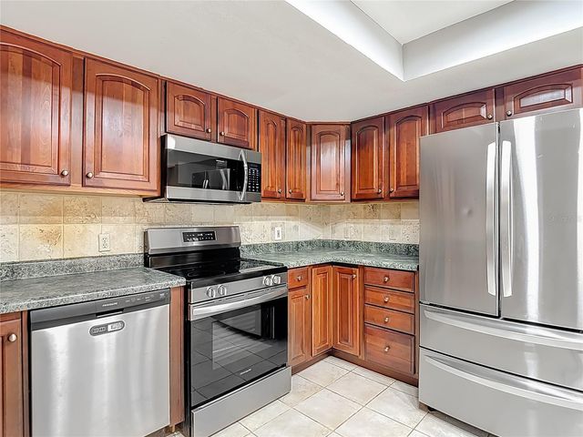 2445 GLENVIEW DRIVE, Land O Lakes, FL 34639