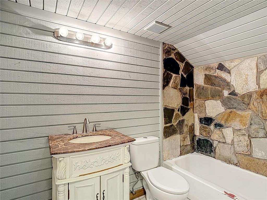 Image 36 of property listing at 2445 GLENVIEW DRIVE, Land O Lakes, FL 34639