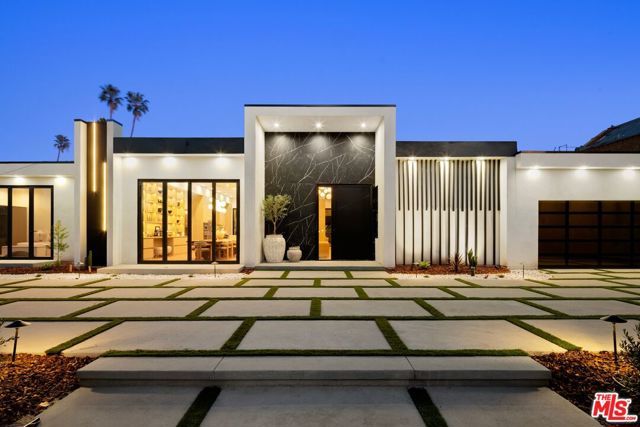 5200 Oakdale Avenue, Woodland Hills (los Angeles), CA 91364