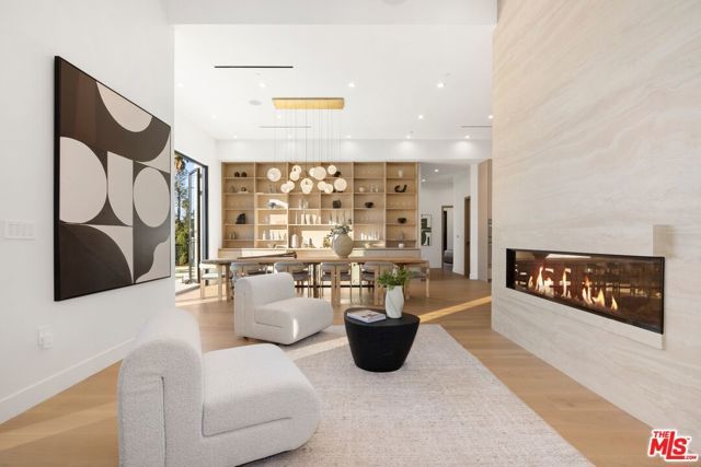 5200 Oakdale Avenue, Woodland Hills (los Angeles), CA 91364