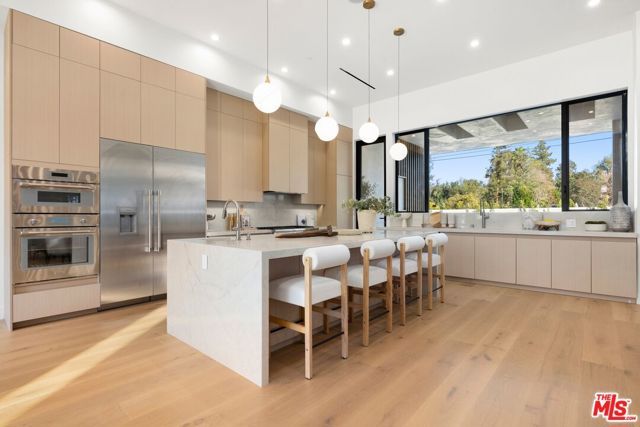 5200 Oakdale Avenue, Woodland Hills (los Angeles), CA 91364