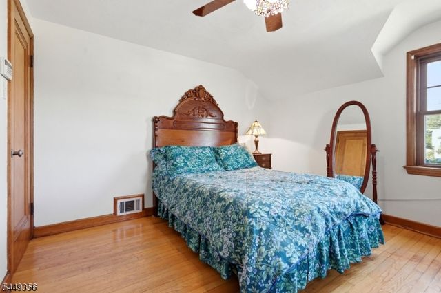 366 Vosseller Ave, Bound Brook Boro, NJ 08805