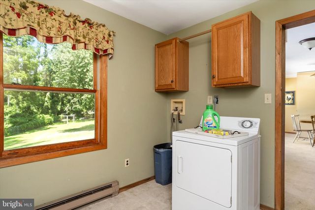 6 ELEANOR DR, Wrightstown, NJ 08562