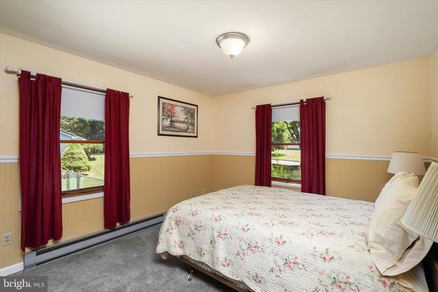 6 ELEANOR DR, Wrightstown, NJ 08562
