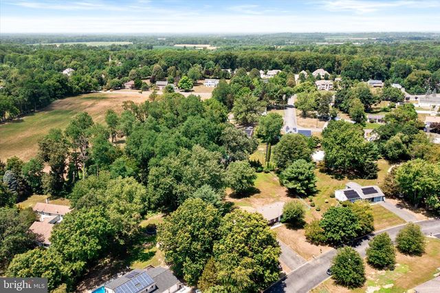 6 ELEANOR DR, Wrightstown, NJ 08562