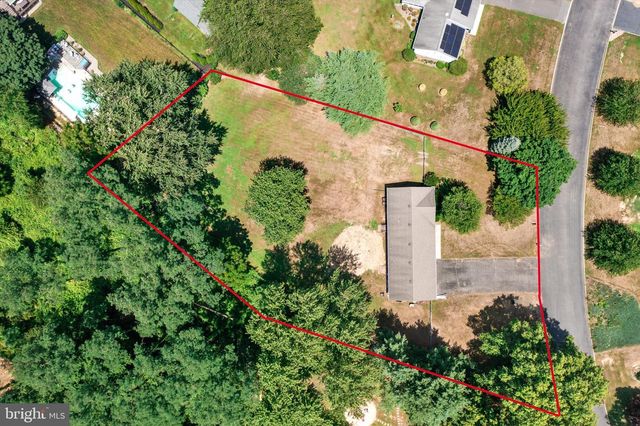 6 ELEANOR DR, Wrightstown, NJ 08562