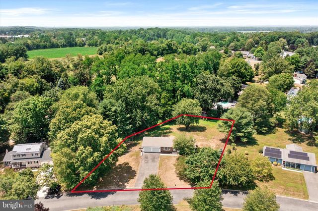 6 ELEANOR DR, Wrightstown, NJ 08562