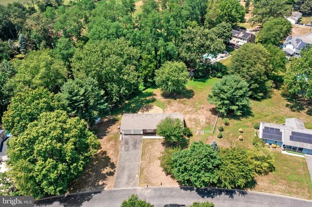 6 ELEANOR DR, Wrightstown, NJ 08562