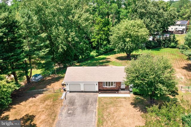 6 ELEANOR DR, Wrightstown, NJ 08562