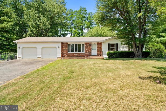 6 ELEANOR DR, Wrightstown, NJ 08562
