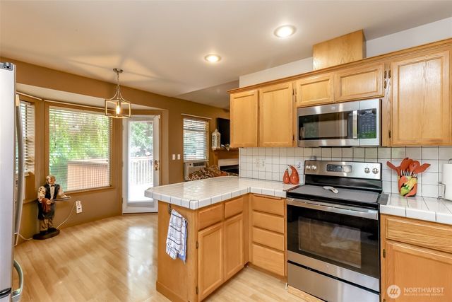 2109 22nd Street SE, Puyallup, WA 98372