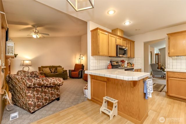 2109 22nd Street SE, Puyallup, WA 98372