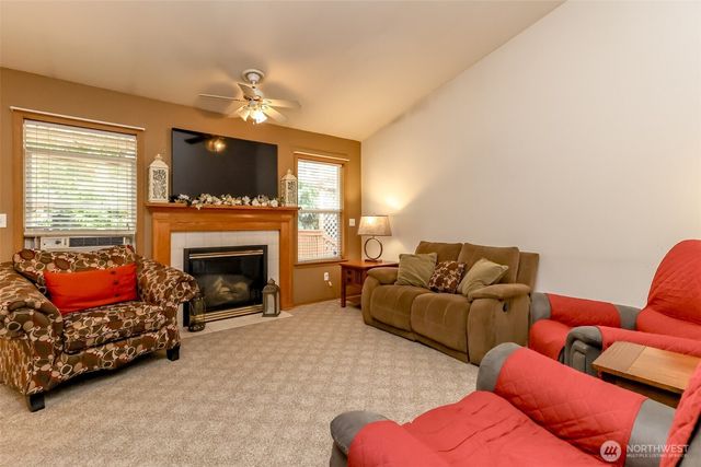2109 22nd Street SE, Puyallup, WA 98372