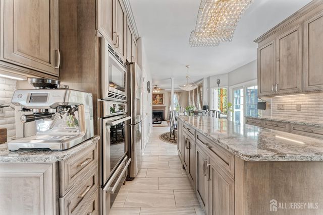 15 Arbutus Way, Middlesex, NJ 08852