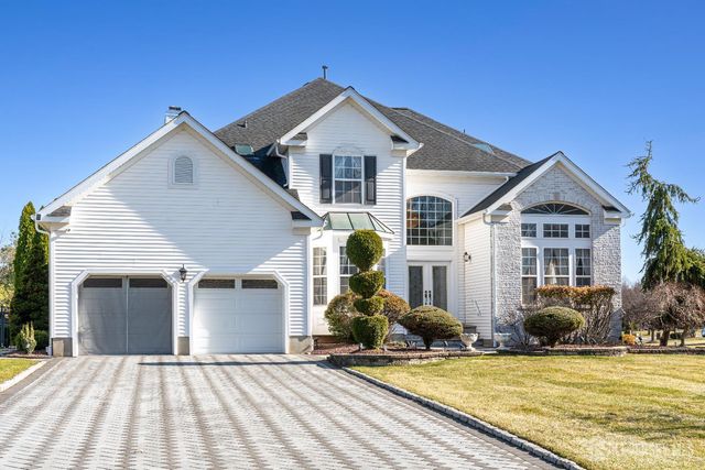 15 Arbutus Way, Middlesex, NJ 08852