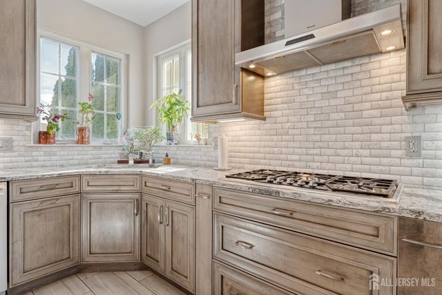 15 Arbutus Way, Middlesex, NJ 08852