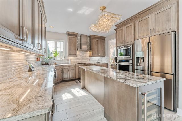 15 Arbutus Way, Middlesex, NJ 08852