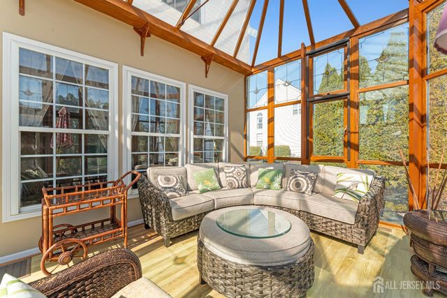 15 Arbutus Way, Middlesex, NJ 08852