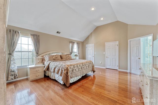 15 Arbutus Way, Middlesex, NJ 08852