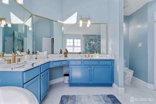 15 Arbutus Way, Middlesex, NJ 08852