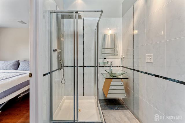 15 Arbutus Way, Middlesex, NJ 08852