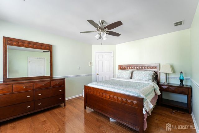 15 Arbutus Way, Middlesex, NJ 08852