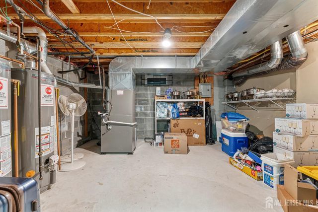 15 Arbutus Way, Middlesex, NJ 08852