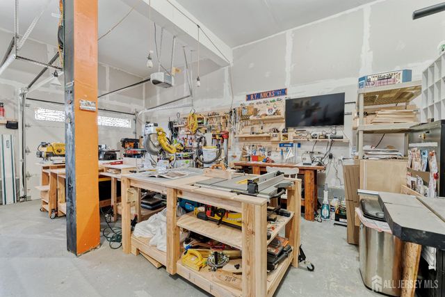 15 Arbutus Way, Middlesex, NJ 08852