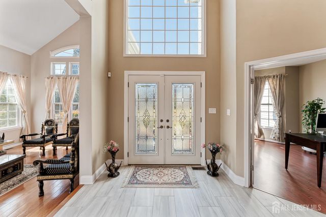 15 Arbutus Way, Middlesex, NJ 08852