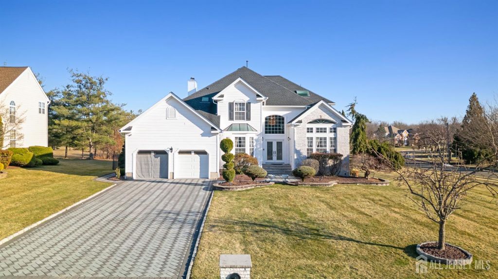 15 Arbutus Way, Middlesex, NJ 08852