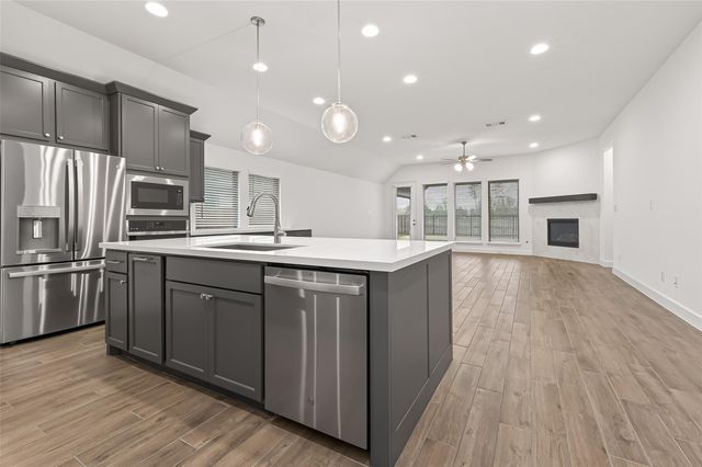 1132 Beals Creek Street, Conroe, TX 77304