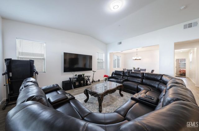 14704 Coyle Circle, Bakersfield, CA 93311