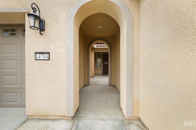 14704 Coyle Circle, Bakersfield, CA 93311