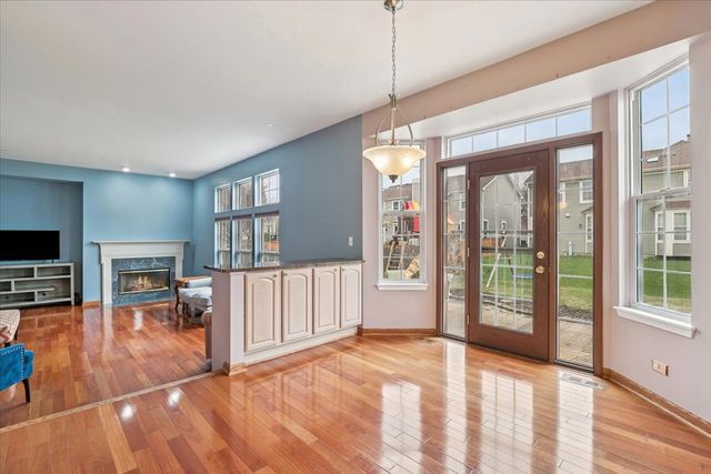 1208 Shetland Drive, Mundelein, IL 60060