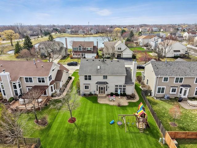 1208 Shetland Drive, Mundelein, IL 60060