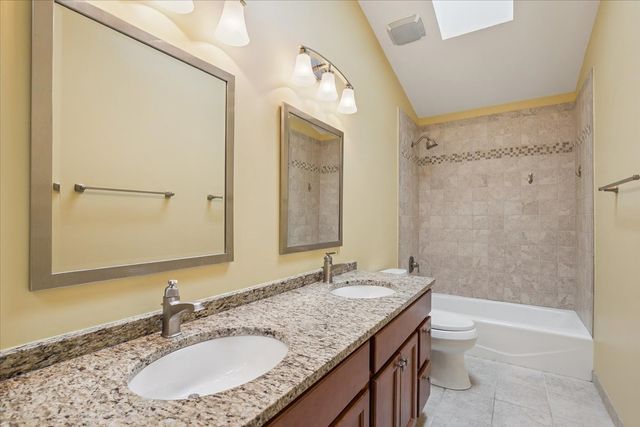 1208 Shetland Drive, Mundelein, IL 60060